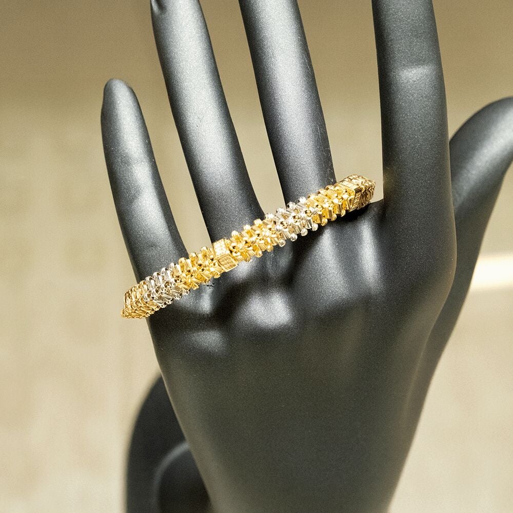 14 Ayar Sıralı Detay Kelepçe Altın Bileklik